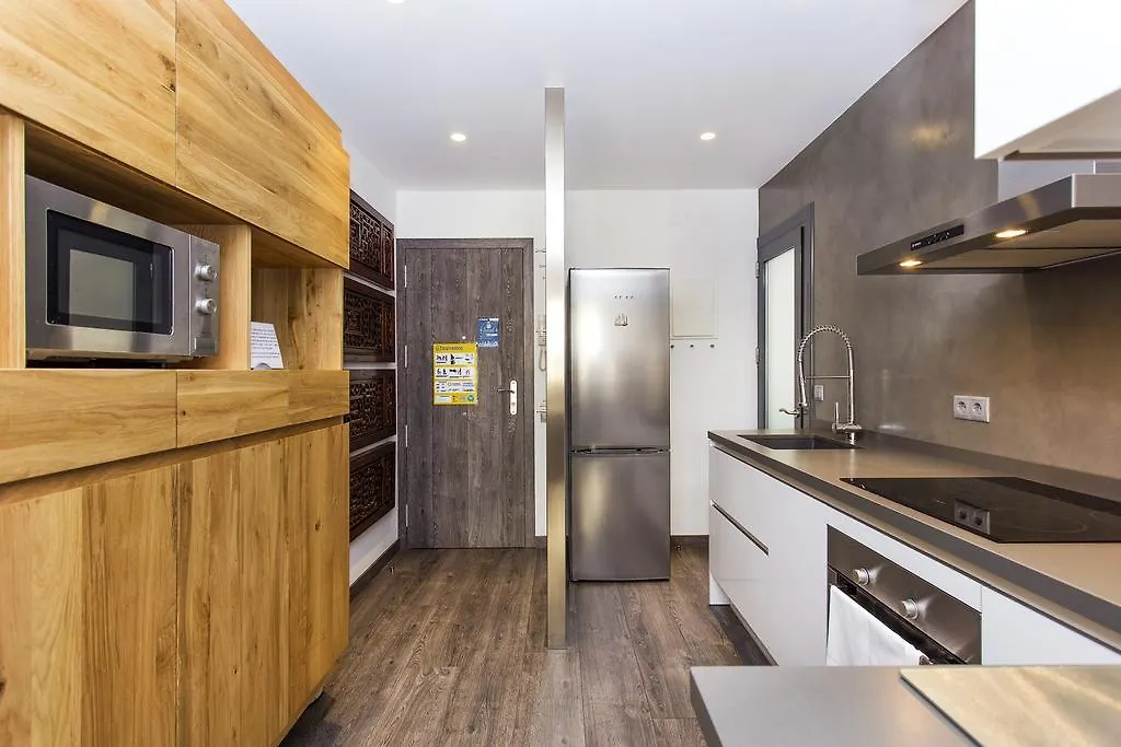 1 Bedroom Apartment Carrer Del Poeta Cabanyes Barcelona