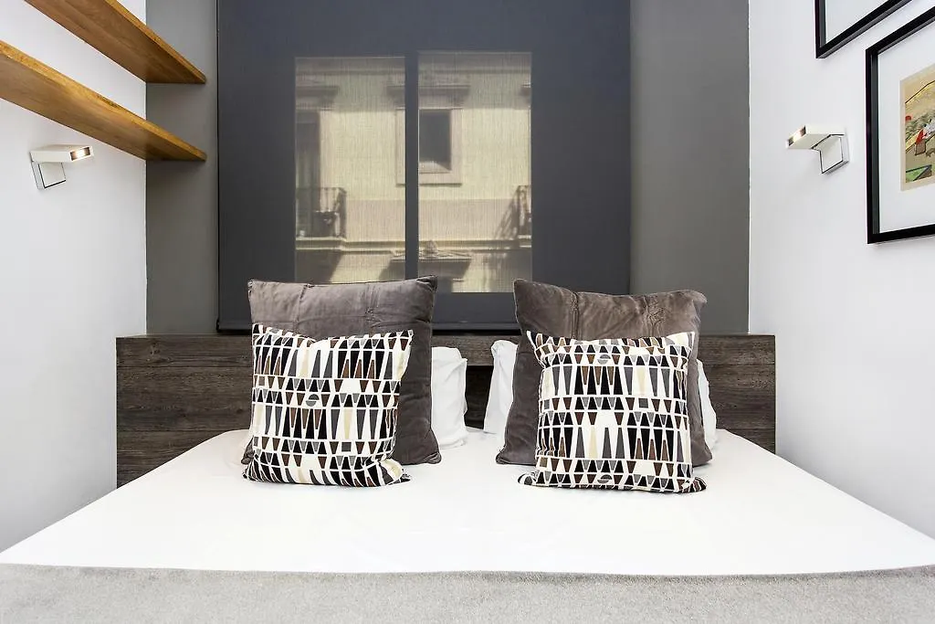 1 Bedroom Apartment Carrer Del Poeta Cabanyes Barcelona