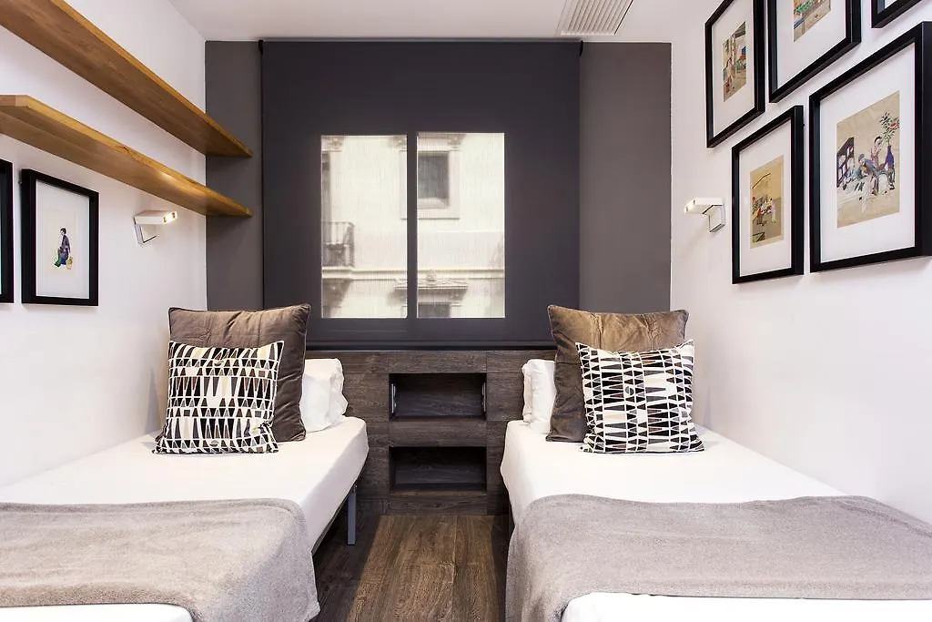 1 Bedroom Apartment Carrer Del Poeta Cabanyes Barcelona