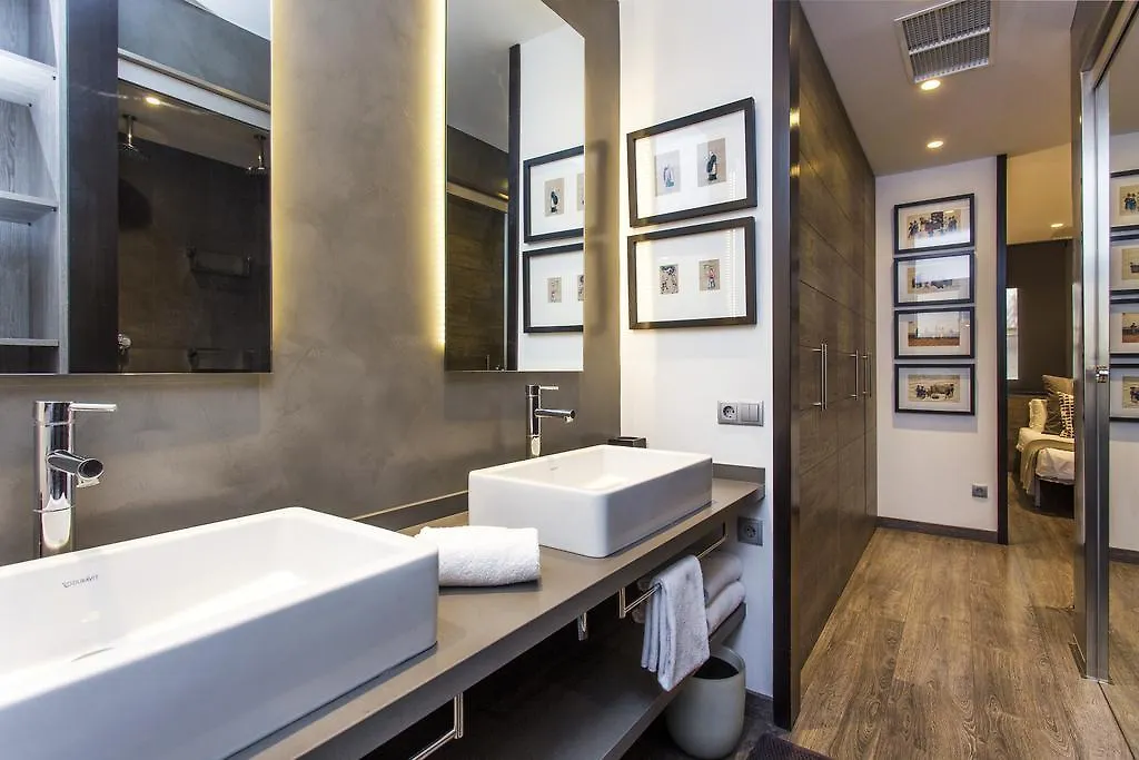 1 Bedroom Apartment Carrer Del Poeta Cabanyes Barcelona